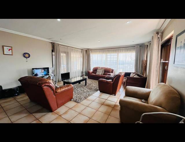 4 BEDROOM HOUSE TO LET IN BLUFF